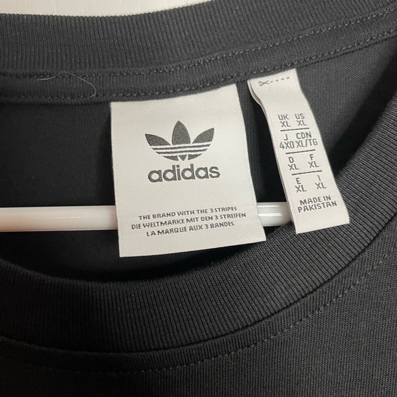 Adidas Black trefoil short sleeve tee. Size XL - Picture 6 of 6